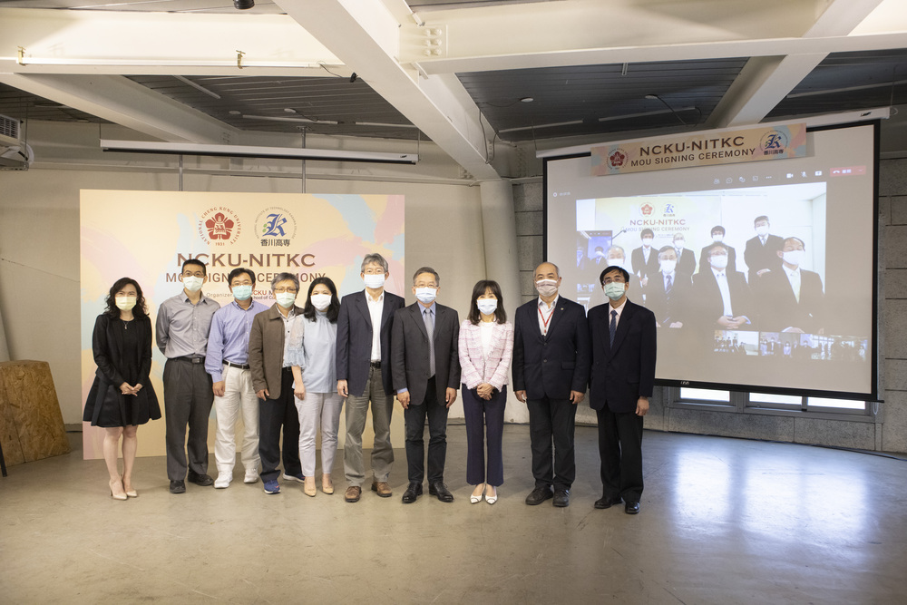 兩校共同發展人工智慧機器人創新思維的實務教學